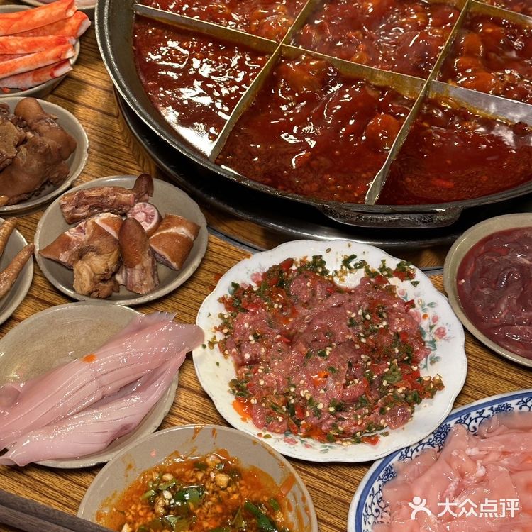 这才是重庆本地人真正喜欢吃的社区老火锅！