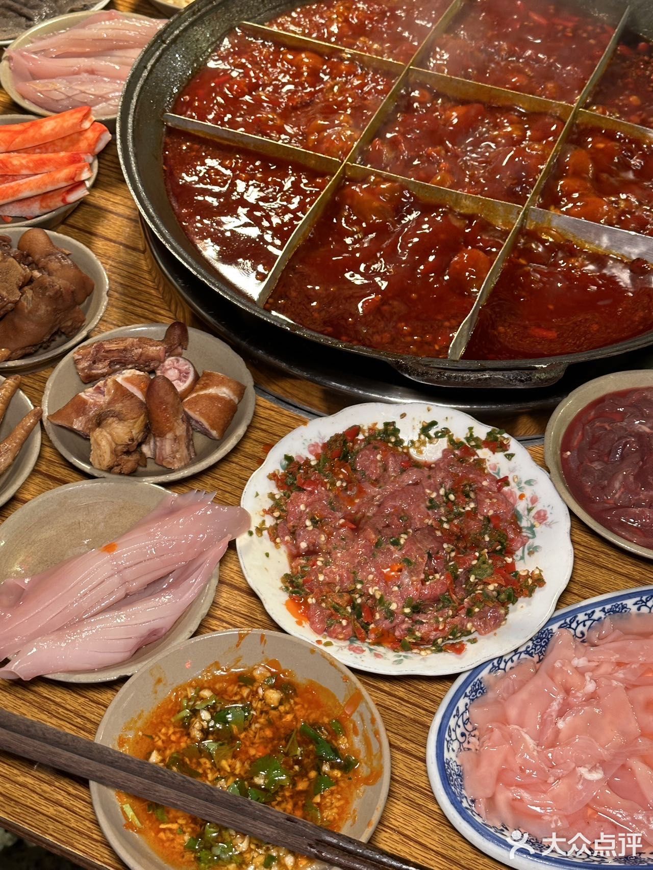 这才是重庆本地人真正喜欢吃的社区老火锅！