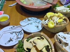 -民食香·腊排骨野生菌美食(木府店)