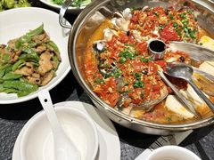 -鱼鲜饭香·招牌汽锅剁椒鱼头王