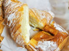 黄金流奶羊角-麦田工坊(月湖店)