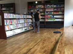 -新华书店(解放中路店)