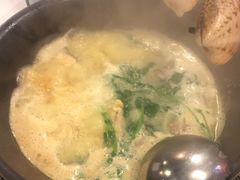 -鲜入围煮花胶鸡海鲜火锅