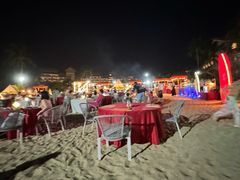 -亚龙湾希尔顿自助餐厅·海鲜·烧烤·沙滩BBQ·现场乐队