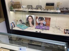 -斯维卡眼镜林·蔡司视觉合作店(青浦宝龙广场店)