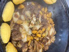 -粘豆包柴火铁锅炖