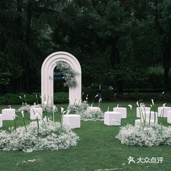 花园饭店草坪婚礼还能这么办