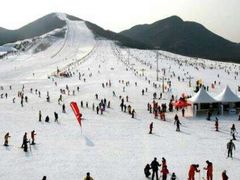 -十三陵雪世界滑雪场