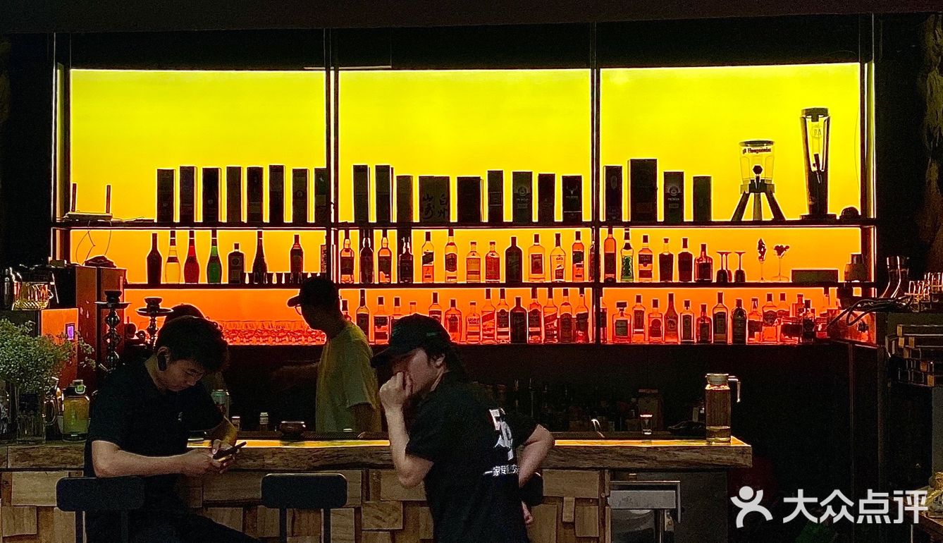 成都天府二街！年轻人原来都在这里聚餐！！