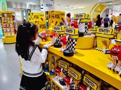 -m豆巧克力世界(上海世茂广场店)