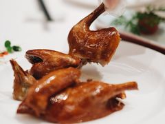 玻璃皮润烧乳鸽皇-北京厨房(SKP店)