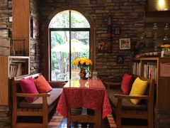 -月亮眼花园餐厅书吧酒吧