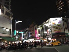 -六合夜市