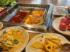 -吴氏老牌坊云南鱼豆花火锅店(通江街店)