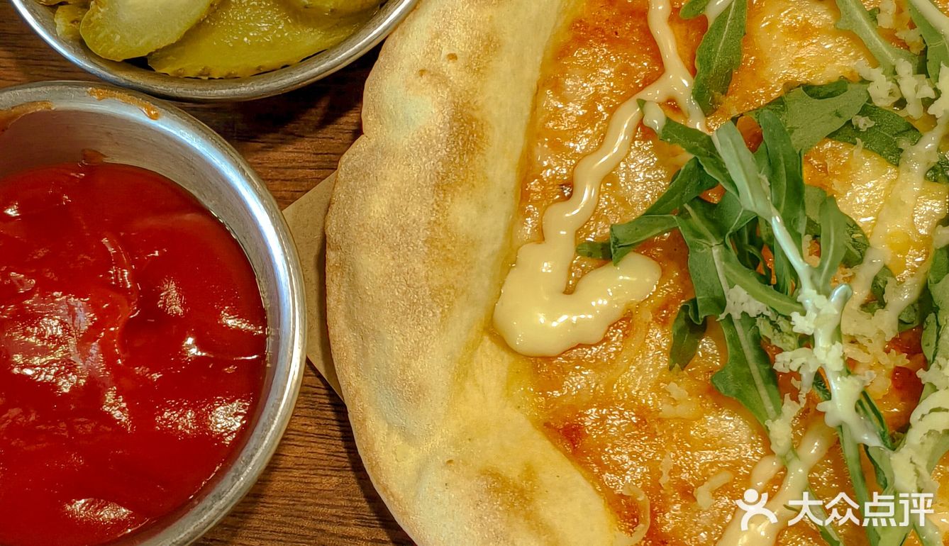 广州探店｜这家披萨黑金店太酷了吧📸 