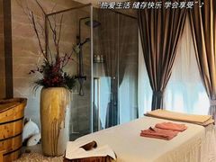 -莱蔻·圣灸堂·推拿艾灸(天山店)