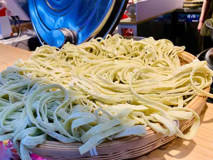 李记百年特色牛肉绿豆粉-"不得不说,家附近开个美食街还是多方便的,.