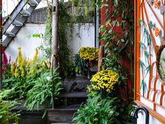 -Cuc Gach Quan Restaurant