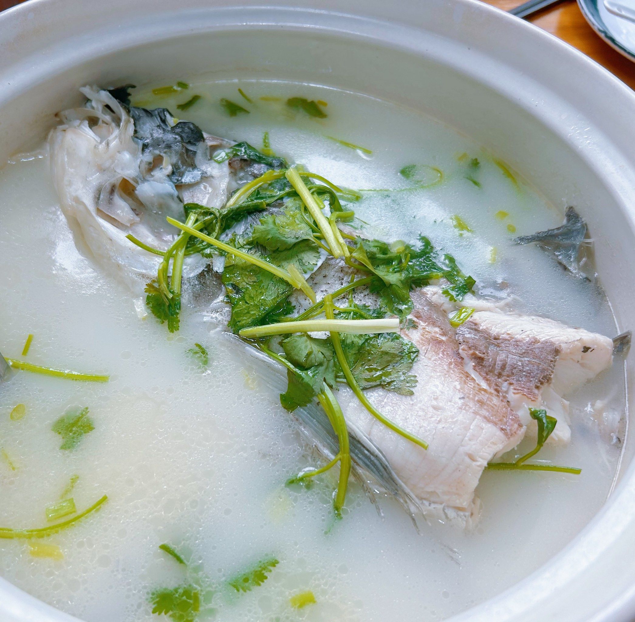 下午2点多才到的,以为没有地方吃饭了,没想到每家