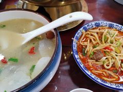 -撒拉人家.酸菜牦牛肉火锅