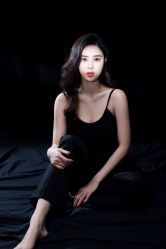 -onlygirl摄影美学馆高端定制(江滩店)