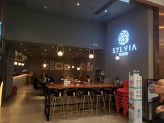 -POKEE VIA&Brunch·维娅(重庆来福士店)
