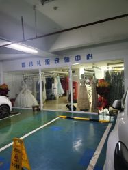-月月婚纱礼服仓储店(王府井店)