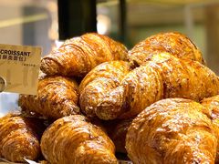 焦糖牛角包-PAPER STONE BAKERY(天环店)