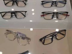 -博士眼镜(东莞东湖花园店)