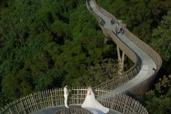 点击看大图 -挪娅婚纱摄影皇家会所