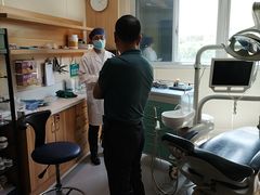 -上海仁爱医院口腔科 · 种植