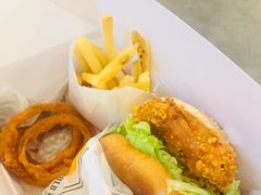 圣塔菲热辣鸡腿堡-卡乐星(美罗城店)