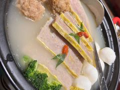 -大中华酒楼·主席武昌鱼·武汉美食地标(江汉路步行街店)