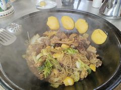 -粘豆包柴火铁锅炖