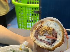-Bánh Mì Huynh Hoa