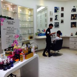 店内环境-巴黎拉斐派瑞美发沙龙