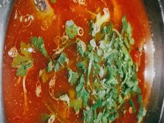 -野山舂·贵州现舂酸汤火锅(鸿通城店)