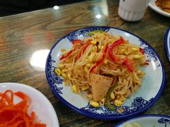 -壹阁胡羊焖饼(特色小吃街店)