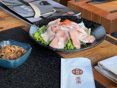 -湊湊火锅·茶憩(南京东路悦荟店)