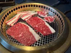 -铭牛烧肉·和牛海鲜自助(高新月牙湖店)