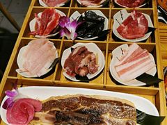 -青瓦炭韩潮烤肉(花园道店)
