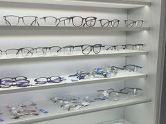 -光明眼镜·蔡司授权(徐泾店)