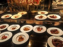 -雍容荟帝王蟹活龙虾展台自助(IFS黑金店)
