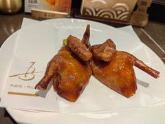 脆皮乳鸽-海派悦庭·海胆烧麦·新融合菜(凯德广场店)