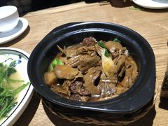 笋尖烧肉煲-自游人·美食一楼·地道徽菜(三十年名店)