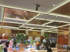 -大中华希尔顿酒店-念自助餐·嗨啤·小龙虾