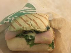 -星巴克(浦东机场T2到达店)