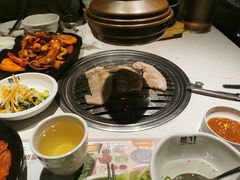 满心尝五花肉-本家韩国烤肉(青岛万象城店)