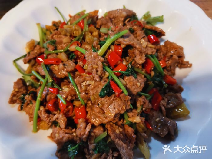湘聚南县土菜馆(龙山二路店)小炒黄牛肉图片