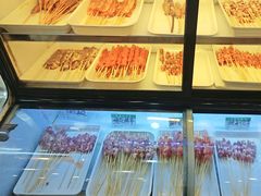 -哈尔滨小酒馆·鲜肉现穿自助烧烤(康新花园店)